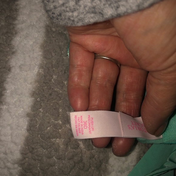 EUC Mint green Victoria's Secret pushup bra 36D - Picture 3 of 3